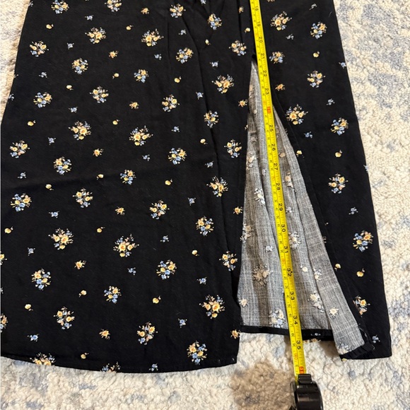 Forever 21 Black Floral Midi Dress - Picture 5 of 7